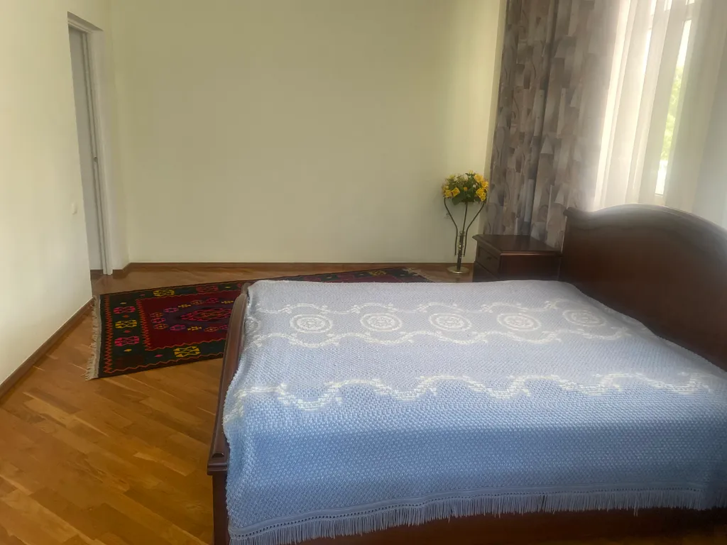 Отдельный большой дом в курортной зоне, с беседкой и мангалом.