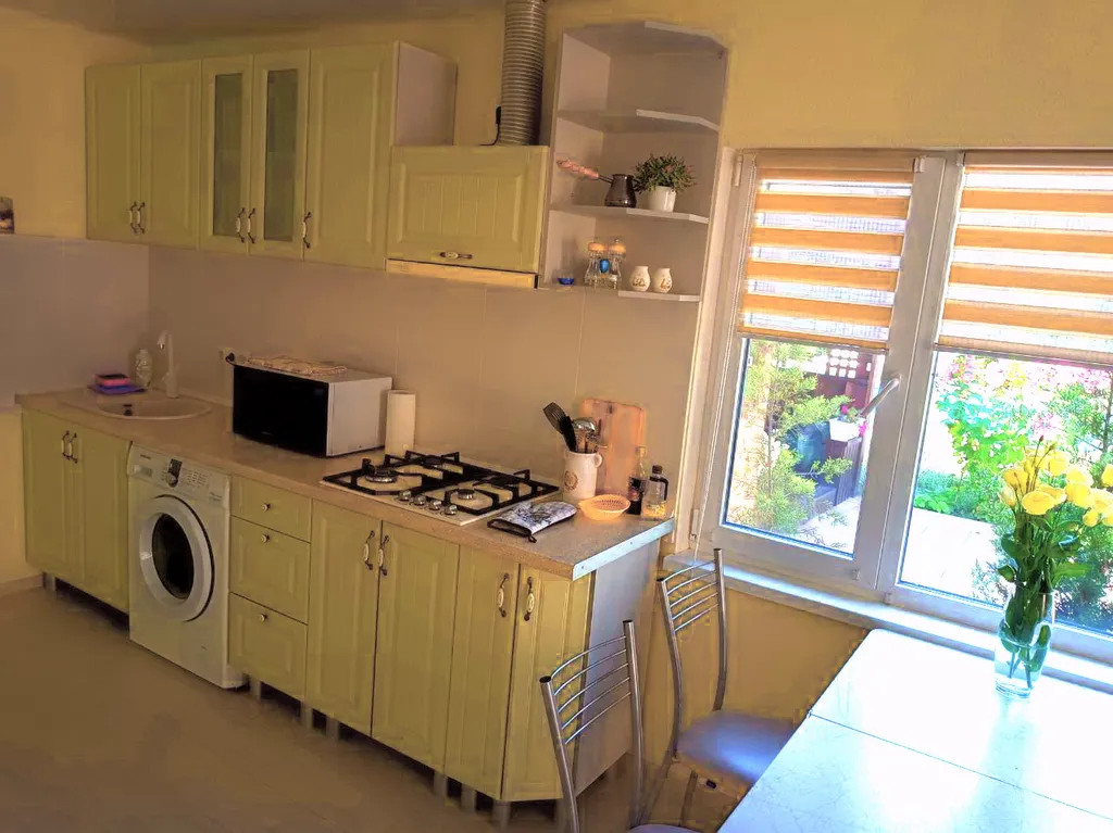 Коттедж с видом на бассейн