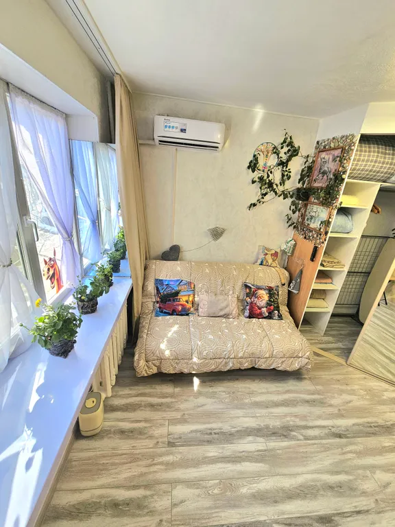 Студия почти в центре, рядом с Золотым мостом, Китайским консульством, фуникулером