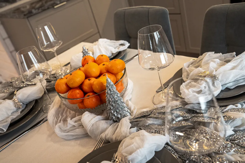 Новый стильный барнхаус с видом на лес