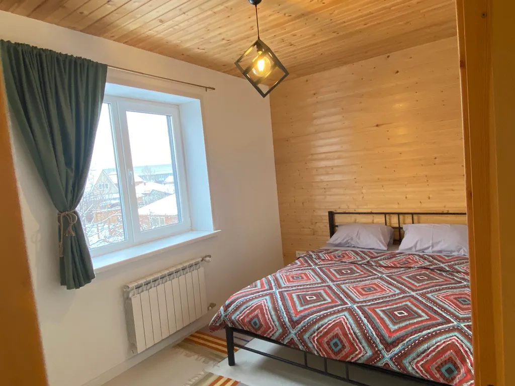 Комфортный дом в черте города КрасноярскНовый год цена за 6 гостей