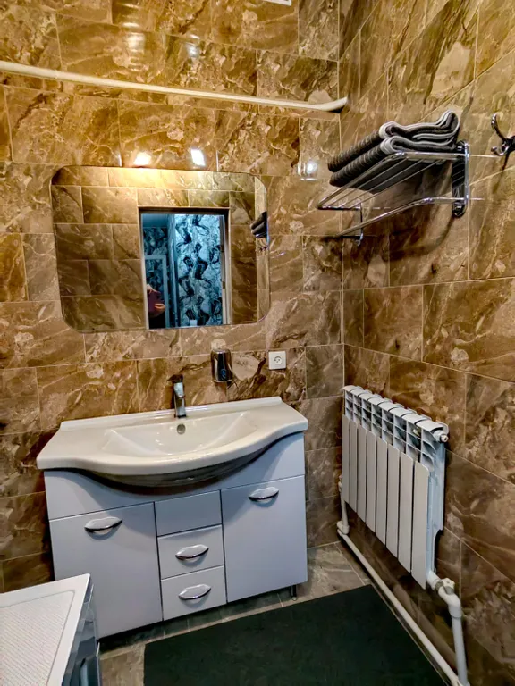 Сталинка в историческом центре, с парковочным местом