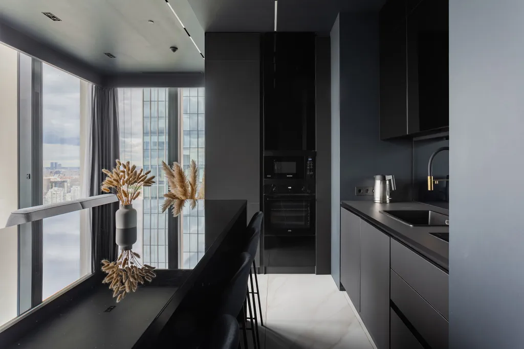 Угловой апартамент с ванной у окна