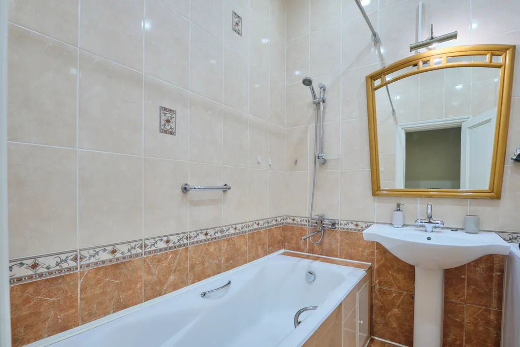 Квартира Квартира в легендарной высотке — Москва