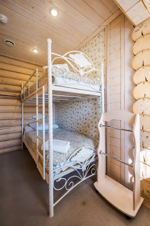 Уютные апартаменты 80 м² c 3-мя спальнями и камином в деревянном доме