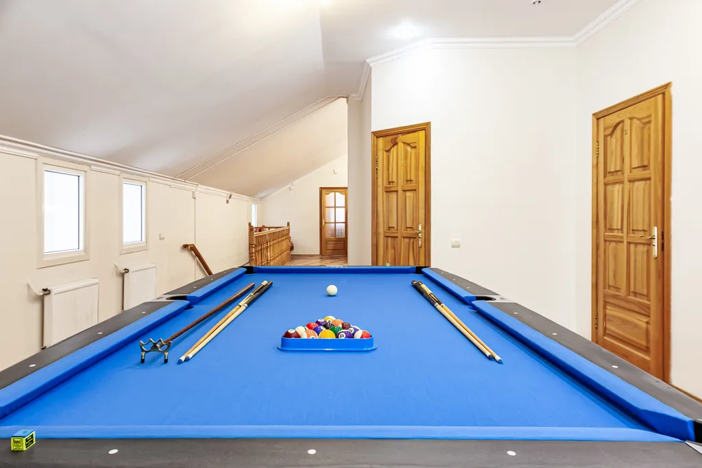 Коттедж с бассейном и сауной