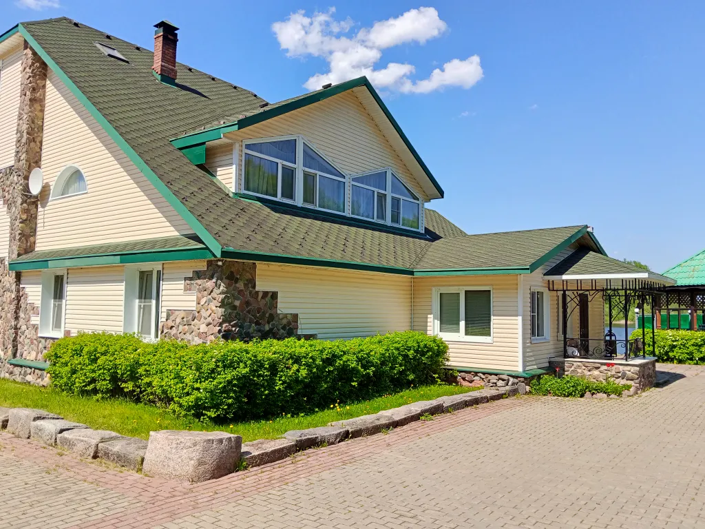 Дом на берегу