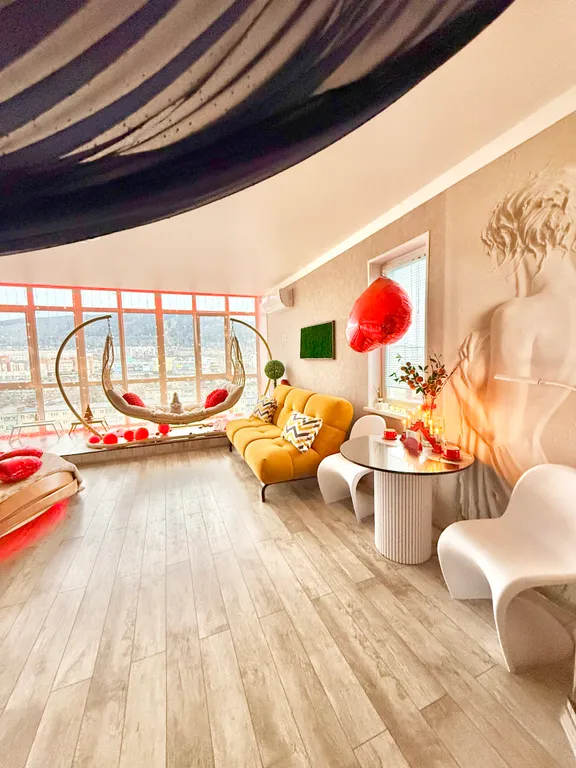 Видовой пентхаус-студия с террасой в самом центре