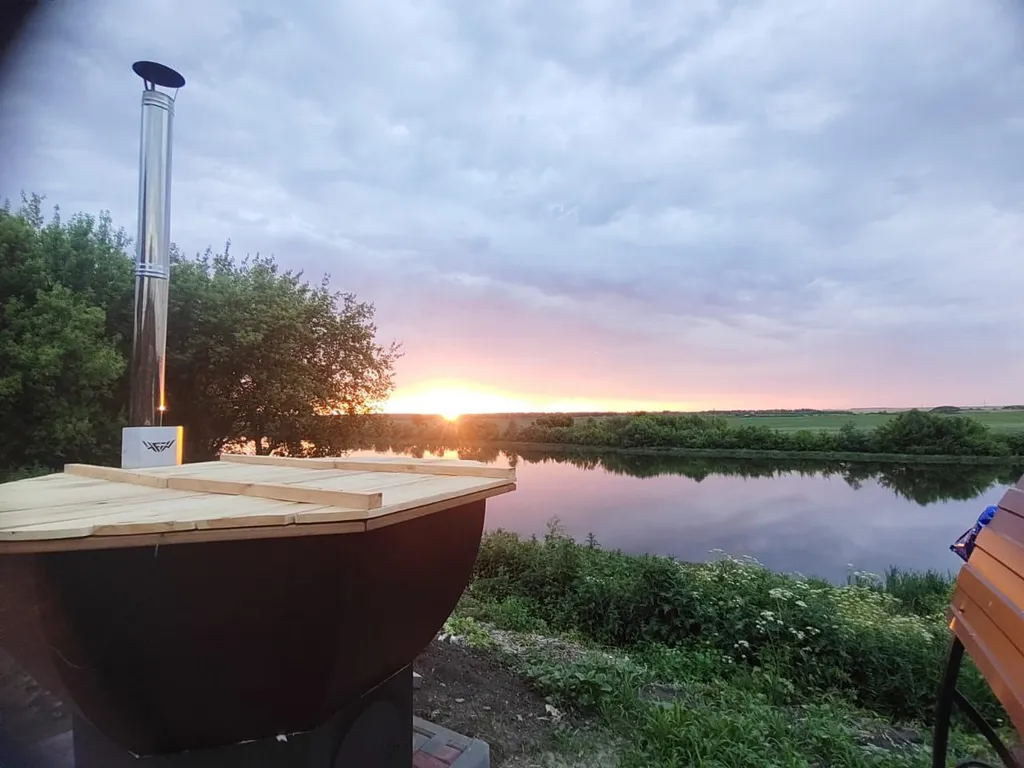 Уютный комплекс отдыха на берегу реки