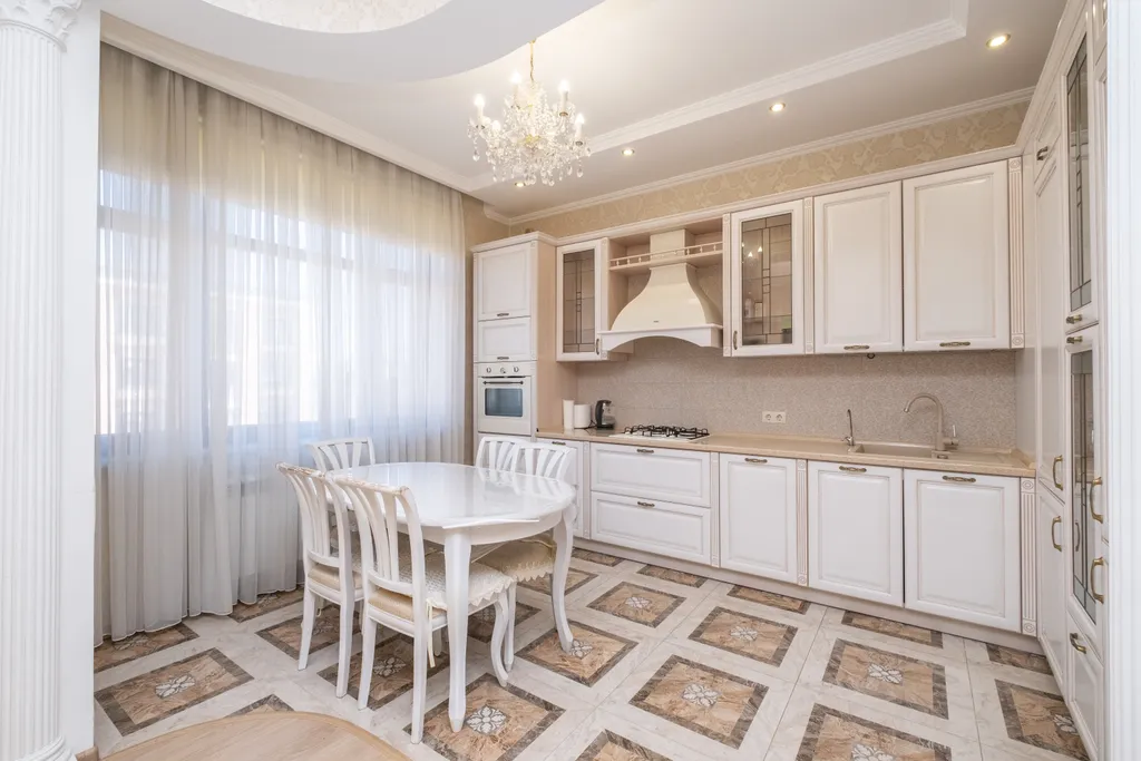 Светлая квартира в историческом центре рядом с Кремлем — аренда посуточно в Казань