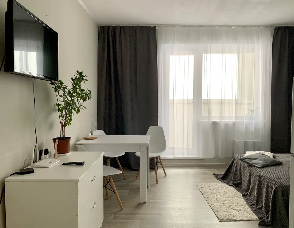 Hовaя, светлaя, уютная квартира в новoстpойкe на Южном — аренда посуточно в Каменск-Уральский