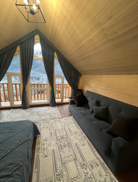 Дом в лесу с видом на горы Барнхаус Барс