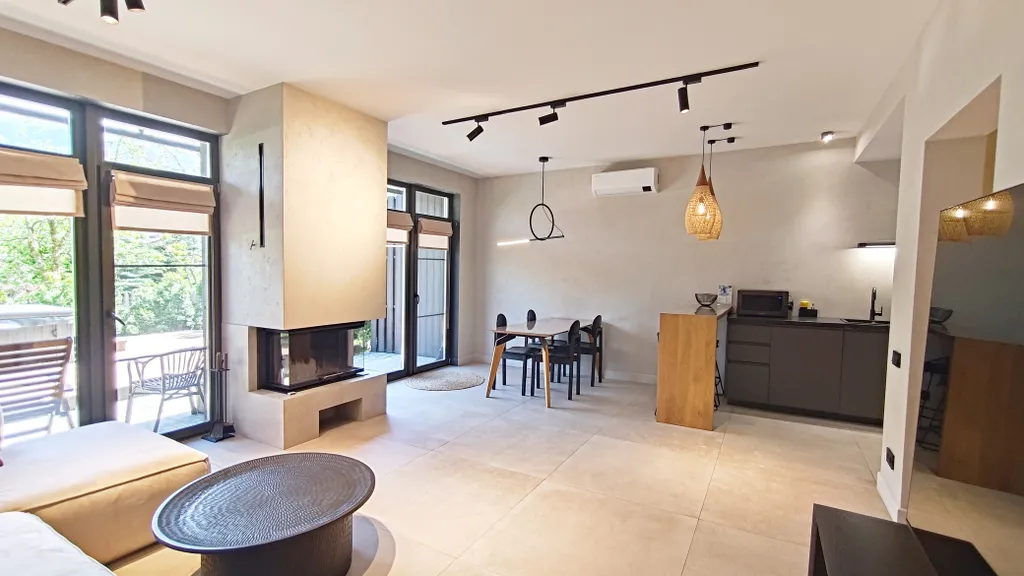 Таунхаус с джакузи и сауной. Камин. Панорамные окна. Барбекю.