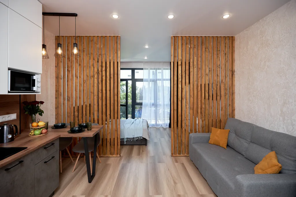 Студия с дизайнерским ремонтом