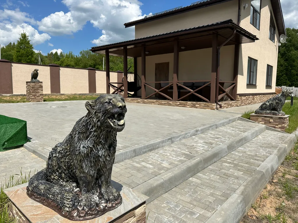 «Дом с Барсами»
Семейный загородный дом с видом на Оптину Пустынь