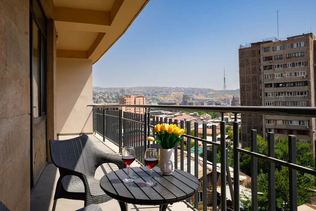 Красивая квартира в видом на город