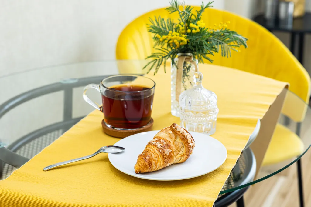 Студия с видом на закат в горах