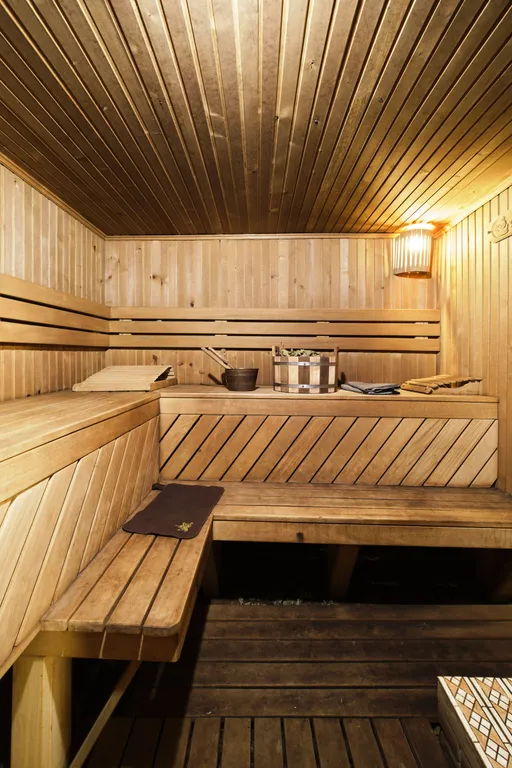 Уютный жилой зимний дом в сказочно живописном месте