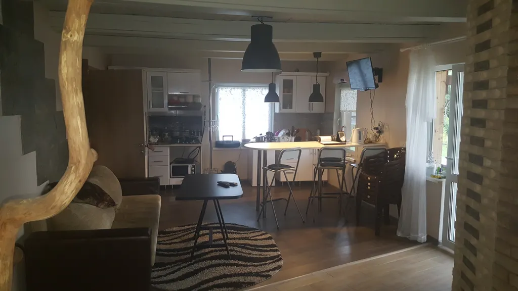 Уютный дом на берегу озера с сауной