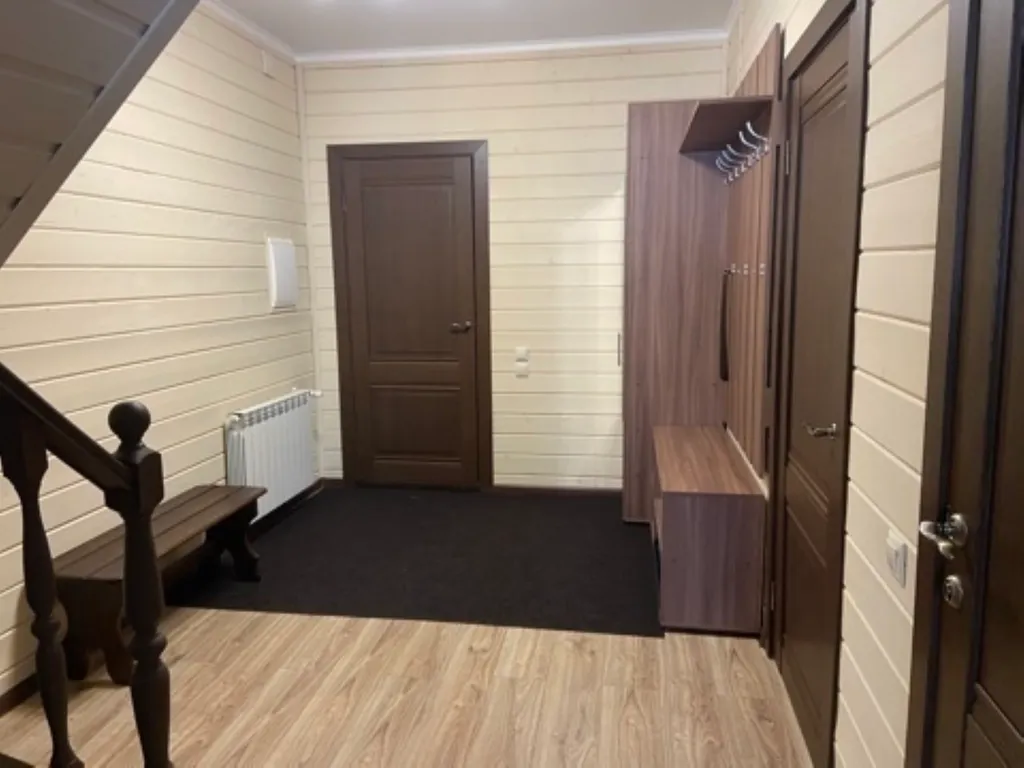 Таунхаус Янтак #1 дерево