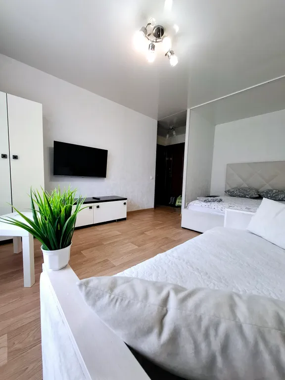 1 комнатная квартира на Усманова возле Торгового и Мегастроя