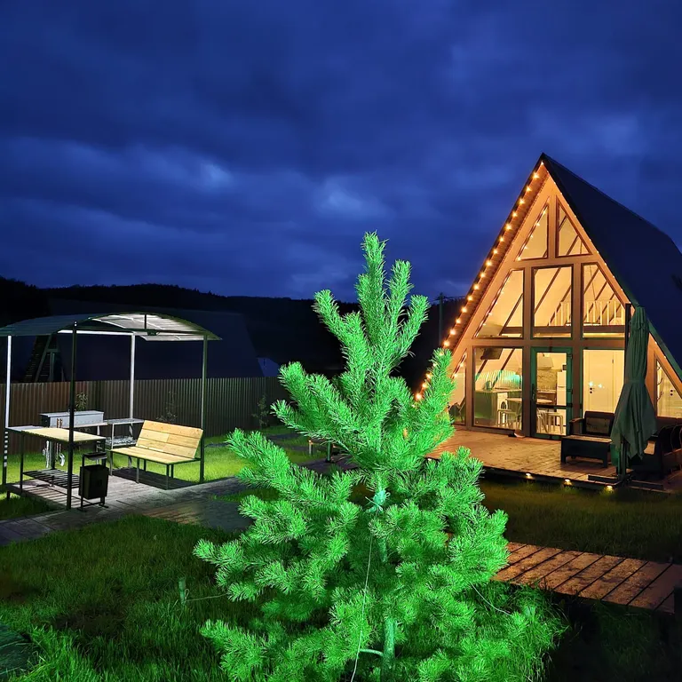 Шестиместный коттедж с изолированным участком 10 соток №1 — аренда посуточно в Павловка