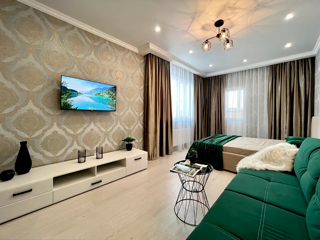 Новая однокомнатная квартира в изумрудном цвете