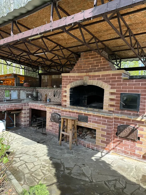 Коттедж Дом на берегу пруда — Бор