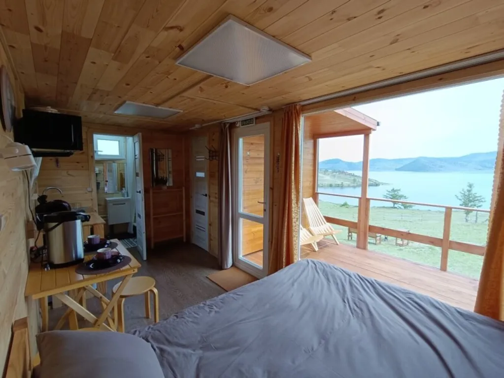 Домик с панорамным видом