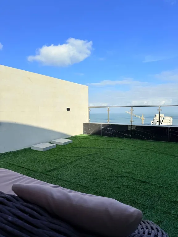 Квартира Квартира Современный пентхаус с панорамными окнами и террасой мечты — Махачкала