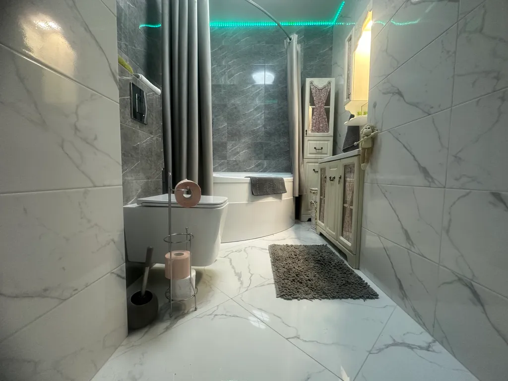 Шикарная новая трёхкомнатная квартира комфорт класса