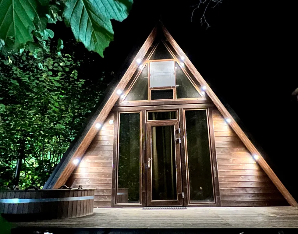 Коттедж Уютный дом A-Frame в лесу — аренда посуточно в Лукино