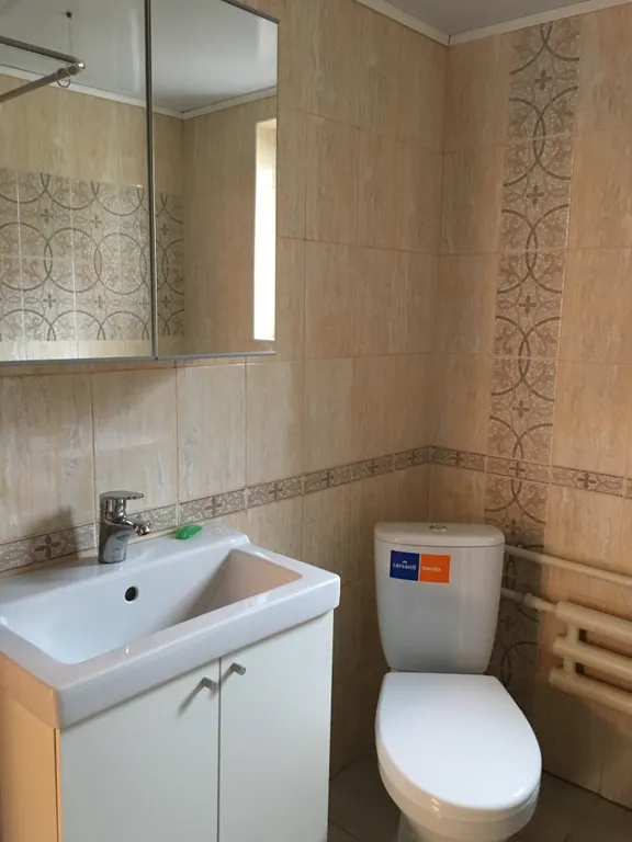 Дом со своим двором и парковкой