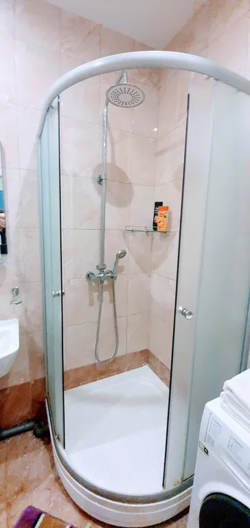 Комфортная 1-комнатная квартира рядом с ТРЦ Аура