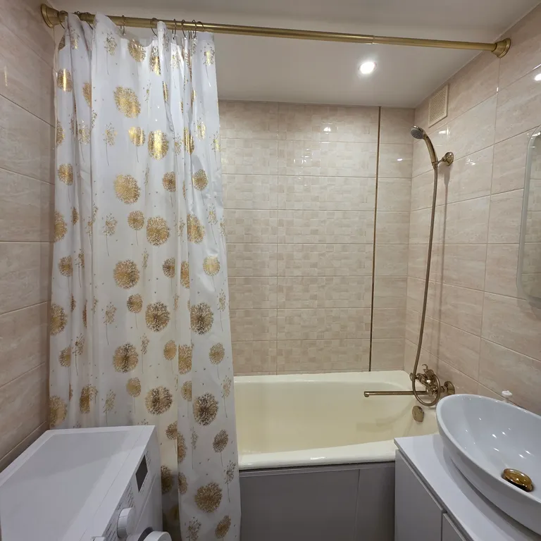 Современная 1-комнатная квартира, недалеко от центра