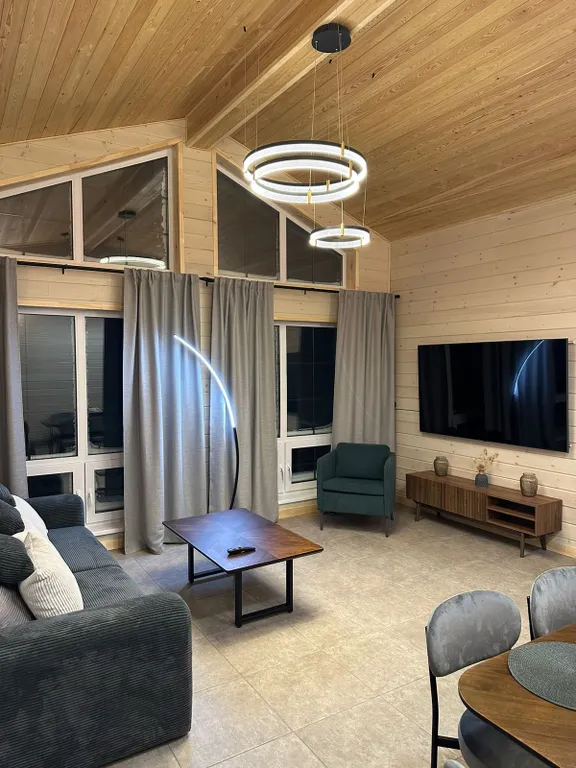 Дом из дерева на Кедровой