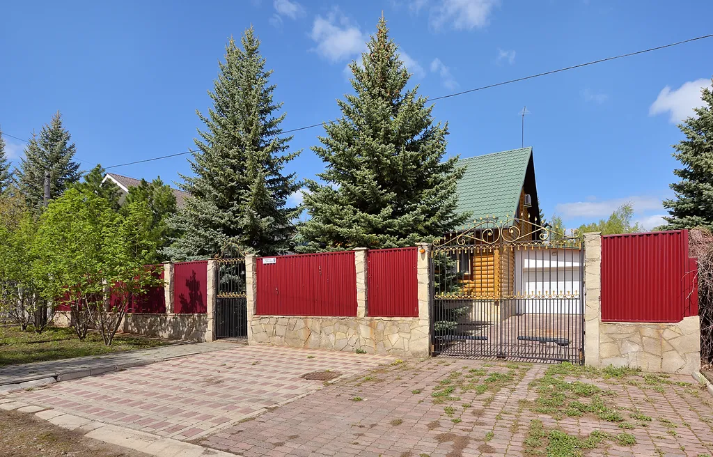 Деревянный большой дом для компаний и семей