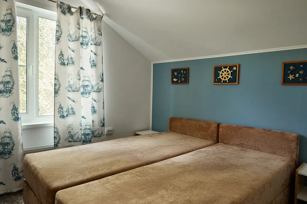 Домик у озера Тасканка