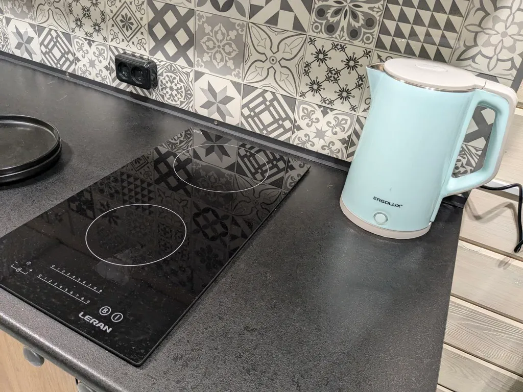 Новый дом в стиле барн Хаус на берегу реки