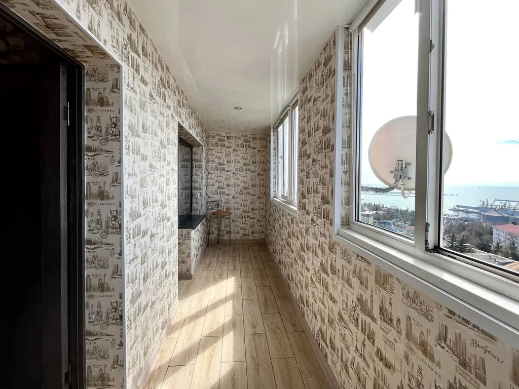 Двухкомнатная с видом на море