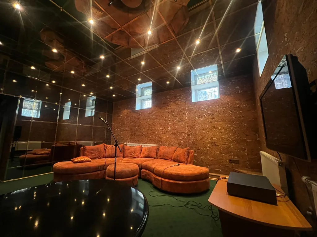 Коттедж у реки