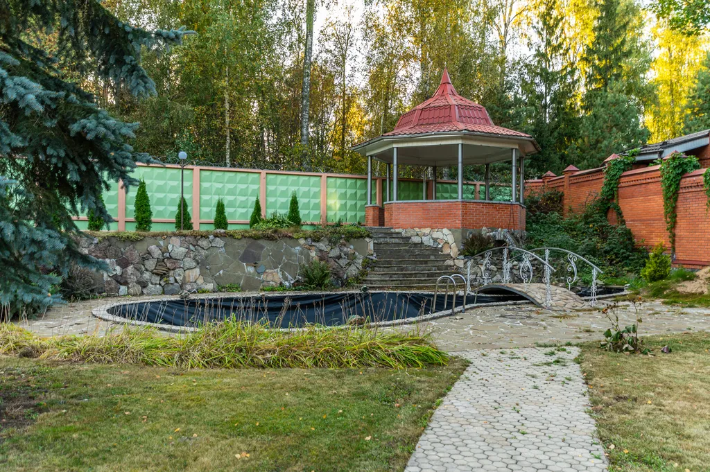 Коттедж Дом в элитном поселке с бассейном и сауной! — Вешки