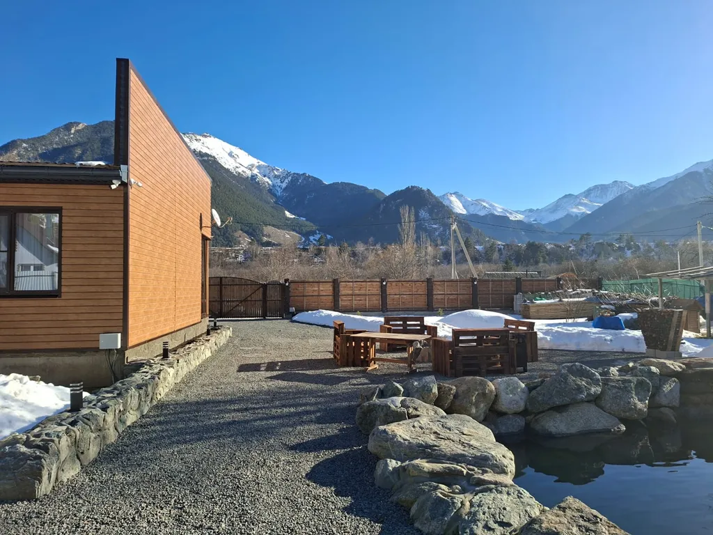 Новый гостевой дом для отдыха в горах