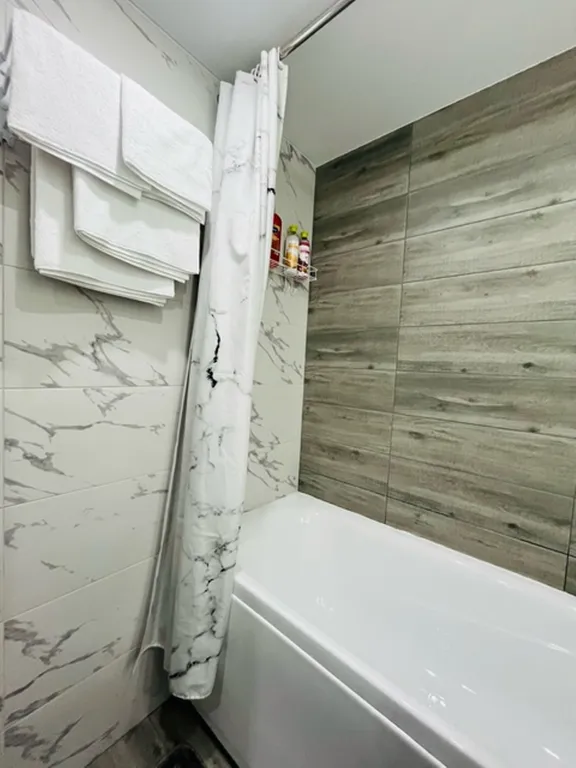 Новая квартира-студия около ТРК Алмаз