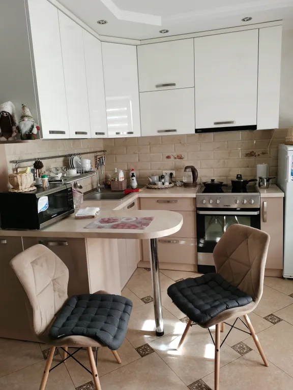 Центр города, уютная квартира в новом доме, лифт, парковочное место.