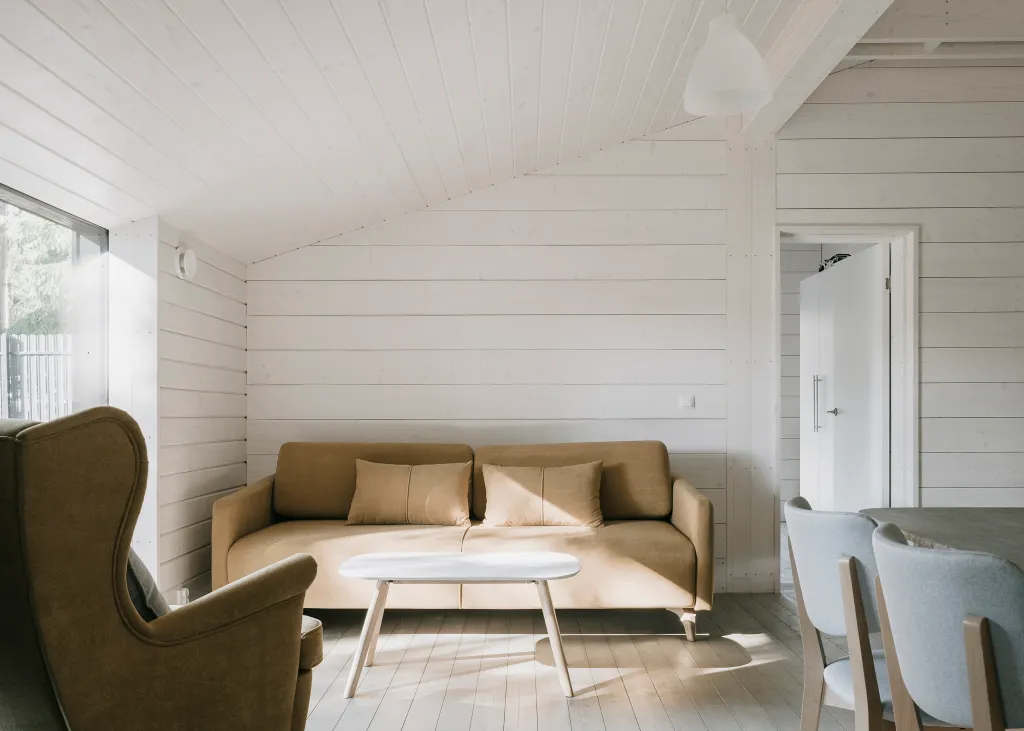 Загородный дом с террасой, баней и видом на лес