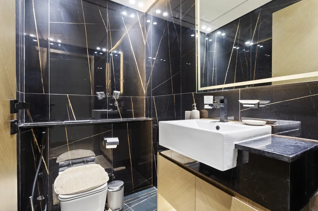 Стильные семейные апартаменты в современном доме