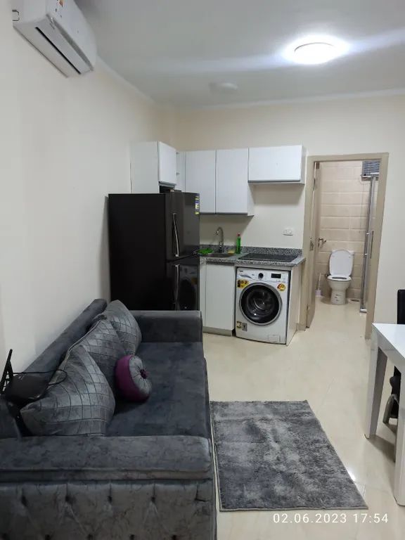 Большая студия у бассейна