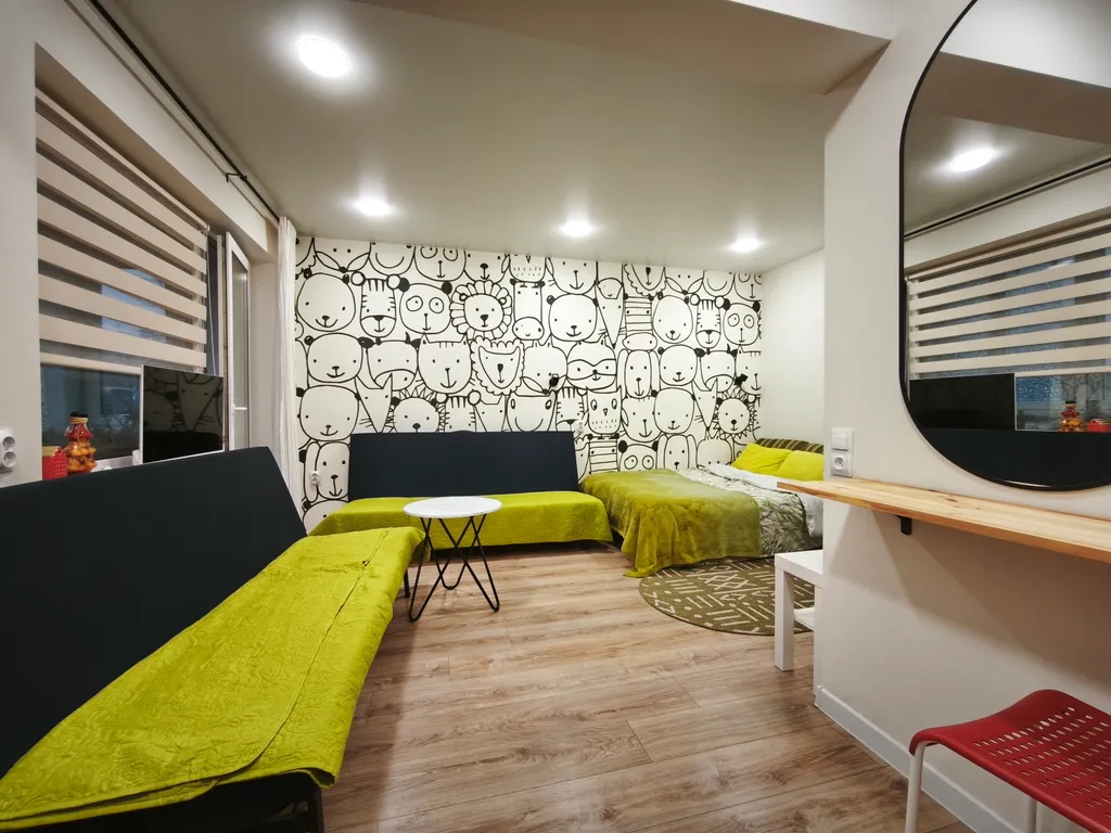 Кв-студия с отдельной спальней с лоджией Центр в5мин, напротив универа