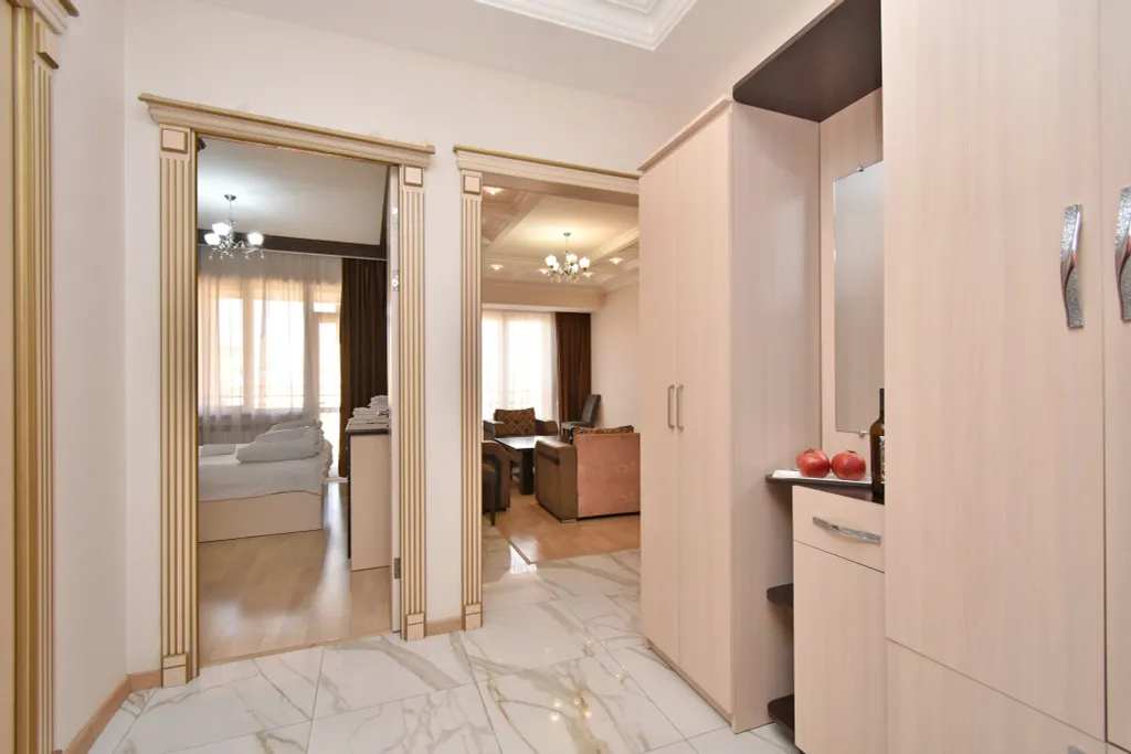 Apartment on Pavstos